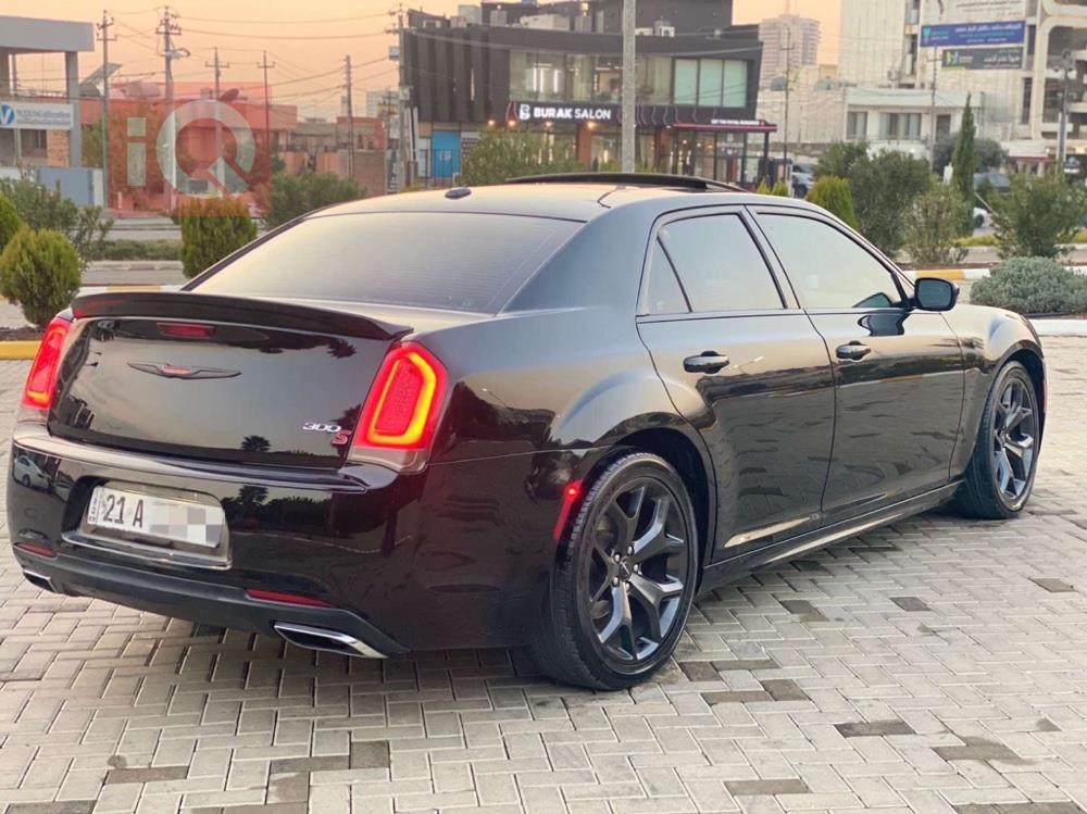 کرایسلەر 300